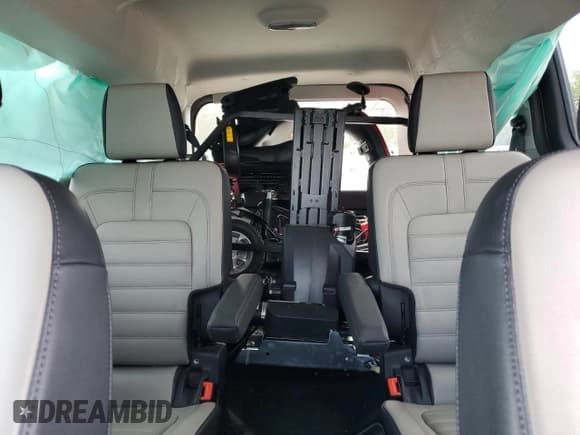 ✅ 2020 Ford Transit Connect Titanium • VIN: NM0GE9G25L1452565 • Lot: 58438635. Wystawiony na Copart z przebiegiem 34 008 mil. Bezpłatny archiwum sprzedaży aukcyjnych z USA i szczegółowy raport historii pojazdu na DreamBid. Zdjęcie 10.