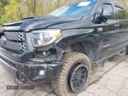 ✅ 2018 Toyota Tundra SR5 • VIN: 5TFDW5F1XJX740452 • Lot: 43523818. Wystawiony na IAAI z przebiegiem 98 882 mil. Bezpłatny archiwum sprzedaży aukcyjnych z USA i szczegółowy raport historii pojazdu na DreamBid. Zdjęcie 6.