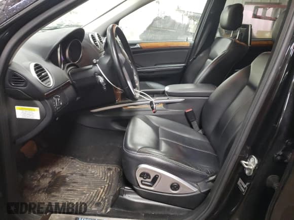 ✅ 2009 Mercedes-Benz GL 320 • VIN: 4JGBF25E09A528762 • Лот: 43615545. Опубликован ранее на Copart с пробегом 131 837 миль. Бесплатный доступ к архиву аукционных продаж из США и подробный отчёт об истории автомобиля на DreamBid. Изображение 7.
