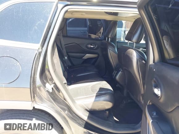 ✅ 2017 Jeep Cherokee Limited • VIN: 1C4PJLDB9HD224333 • Лот: 42041117. Опубликован ранее на IAAI с пробегом 120 803 миль. Бесплатный доступ к архиву аукционных продаж из США и подробный отчёт об истории автомобиля на DreamBid. Изображение 8.