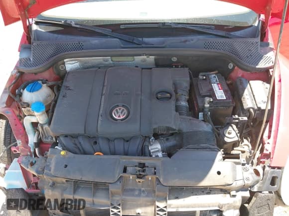 ✅ 2014 Volkswagen Beetle 2.5L • VIN: 3VWHX7AT8EM607412 • Lot: 42498009. Wystawiony na IAAI z przebiegiem 151 020 mil. Bezpłatny archiwum sprzedaży aukcyjnych z USA i szczegółowy raport historii pojazdu na DreamBid. Zdjęcie 10.