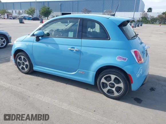 ✅ 2017 FIAT 500e • VIN: 3C3CFFGE9HT600549 • Лот: 41616359. Опубликован ранее на IAAI с пробегом 41 880 миль. Бесплатный доступ к архиву аукционных продаж из США и подробный отчёт об истории автомобиля на DreamBid. Изображение 3.
