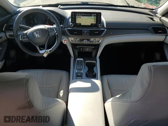 ✅ 2018 Honda Accord Touring • VIN: 1HGCV3F90JA016668 • Lot: 85762925. Wystawiony na Copart z przebiegiem 80 902 mil. Bezpłatny archiwum sprzedaży aukcyjnych z USA i szczegółowy raport historii pojazdu na DreamBid. Zdjęcie 8.