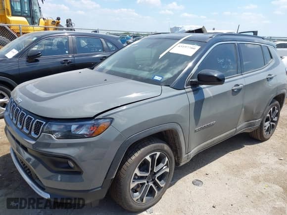 ✅ 2023 Jeep Compass (RED) Edition • VIN: 3C4NJDCNXPT542382 • Lot: 43197700. Wystawiony na IAAI z przebiegiem 48 906 mil. Bezpłatny archiwum sprzedaży aukcyjnych z USA i szczegółowy raport historii pojazdu na DreamBid. Zdjęcie 2.