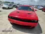 2015 Dodge Challenger R/T z VIN 2C3CDZAT4FH712793, wystawiony jako Copart lot #69822155 z przebiegiem Nie podano mil oraz Szkoda całkowita • Salvage title. Historia ofert i sprzedaży dostępna na DreamBid. Obrazek 13.