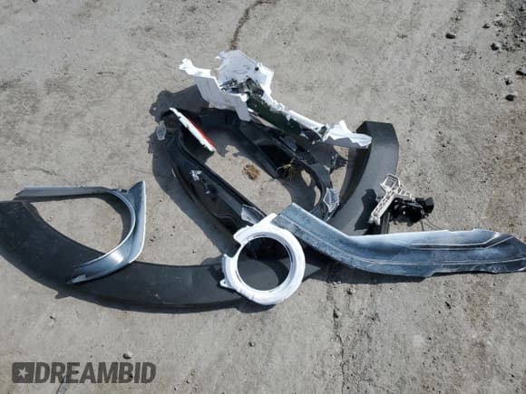 ✅ 2025 Ford Bronco Sport Heritage • VIN: 3FMCR9GN1SRE84381 • Lot: 71101815. Wystawiony na Copart z przebiegiem 1 442 mil. Bezpłatny archiwum sprzedaży aukcyjnych z USA i szczegółowy raport historii pojazdu na DreamBid. Zdjęcie 13.