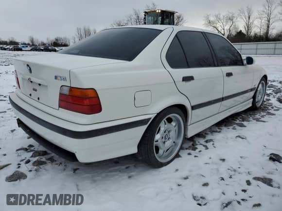 1997 BMW 3 Series M3s z VIN WBSCD9324VEE06968, wystawiony jako Copart lot #85056034 z przebiegiem Nie podano mil oraz Szkoda całkowita • Salvage title. Historia ofert i sprzedaży dostępna na DreamBid. Obrazek 3.