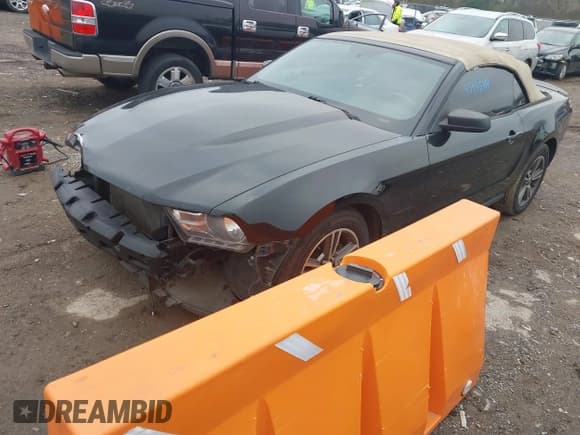 ✅ 2010 Ford Mustang V6 • VIN: 1ZVBP8EN3A5173987 • Lot: 43755919. Listed on IAAI with 166,309 mi. Free auction sales archive from the USA and detailed vehicle history report at DreamBid. Image 2.