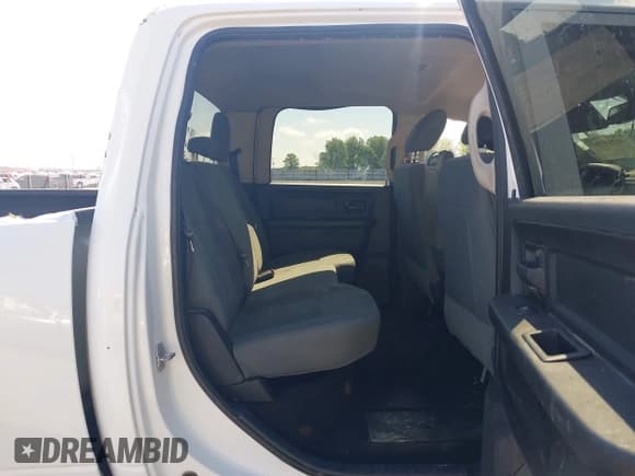✅ 2017 Ram 2500 Tradesman • VIN: 3C6UR5CLXHG634148 • Lot: 42211758. Listed on IAAI with 176,692 mi. Free auction sales archive from the USA and detailed vehicle history report at DreamBid. Image 8.