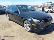 ✅ 2012 Mercedes-Benz C 250 Sport • VIN: WDDGF4HB4CA648004 • Lot: 41891519. Wystawiony na IAAI z przebiegiem 108 076 mil. Bezpłatny archiwum sprzedaży aukcyjnych z USA i szczegółowy raport historii pojazdu na DreamBid. Zdjęcie 1.