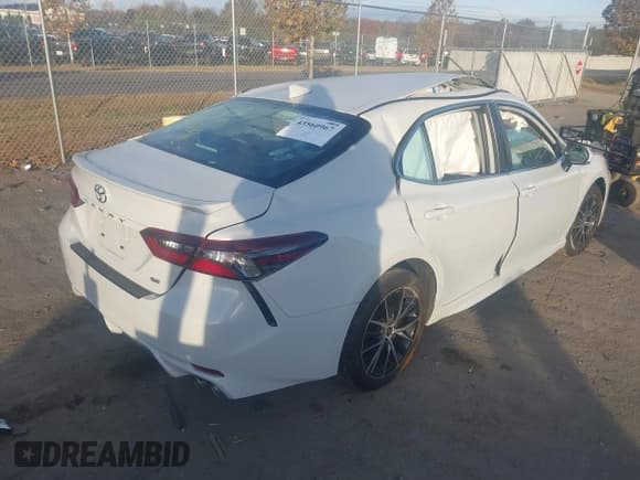 ✅ 2023 Toyota Camry SE • VIN: 4T1T11AK9PU093566 • Lot: 43560967. Listed on IAAI with 9,661 mi. Free auction sales archive from the USA and detailed vehicle history report at DreamBid. Image 4.