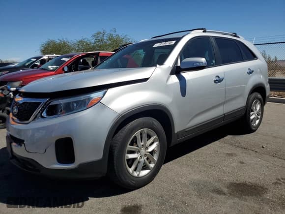 ✅ 2014 Kia Sorento LX • VIN: 5XYKT4A75EG482727 • Lot: 71919615. Listed on Copart with 135,601 mi. Free auction sales archive from the USA and detailed vehicle history report at DreamBid. Image 1.