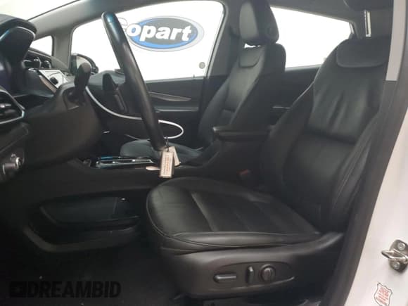 ✅ 2023 Chevrolet Bolt EV 2LT • VIN: 1G1FX6S05P4189343 • Lot: 47359015. Wystawiony na Copart z przebiegiem 61 720 mil. Bezpłatny archiwum sprzedaży aukcyjnych z USA i szczegółowy raport historii pojazdu na DreamBid. Zdjęcie 7.