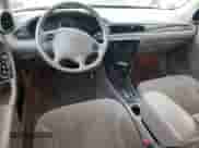 2001 Chevrolet Malibu z VIN 1G1ND52J11M611817, wystawiony jako Copart lot #81978184 z przebiegiem 81 150 mil mil oraz Szkoda całkowita • Salvage title. Historia ofert i sprzedaży dostępna na DreamBid. Obrazek 8.