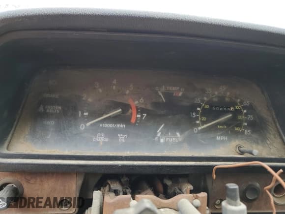 ✅ 1983 Toyota Pickup • VIN: JT4RN48S2D0070935 • Lot: 50933245. Listed on Copart with 50,699 mi. Free auction sales archive from the USA and detailed vehicle history report at DreamBid. Image 9.