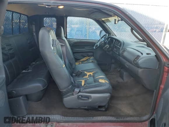 1999 Dodge 1500 с VIN 1B7HC13Z5XJ517230, выставлен на аукционе Copart как лот 83451294 с пробегом 177 533 миль миль и На запчасти • Non repairable. История ставок и продаж доступна на DreamBid. Изображение 10.