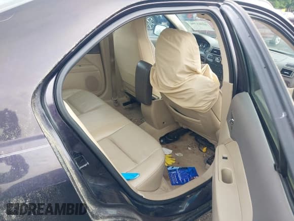 ✅ 2007 Mercury Milan Premier • VIN: 3MEHM08177R616176 • Lot: 42361796. Wystawiony na IAAI z przebiegiem Nie podano. Bezpłatny archiwum sprzedaży aukcyjnych z USA i szczegółowy raport historii pojazdu na DreamBid. Zdjęcie 8.