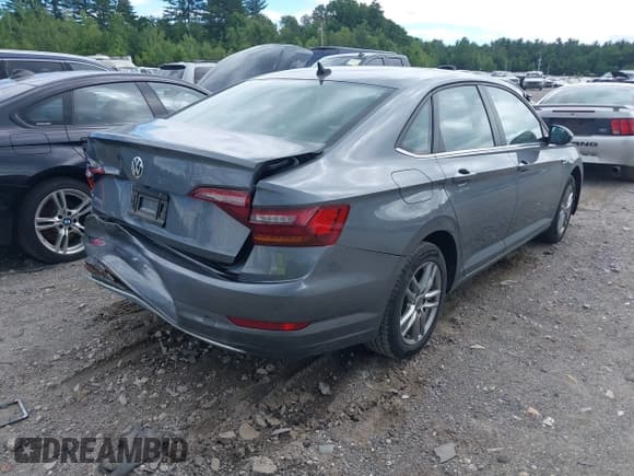 ✅ 2019 Volkswagen Jetta SEL • VIN: 3VWE57BU6KM009878 • Lot: 39717334. Listed on IAAI with 103,783 mi. Free auction sales archive from the USA and detailed vehicle history report at DreamBid. Image 4.