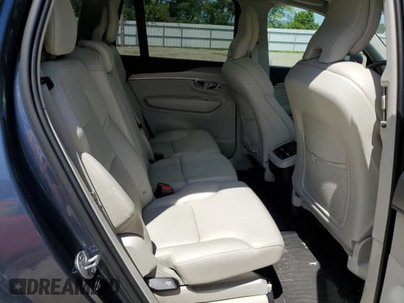 ✅ 2022 Volvo XC90 Momentum • VIN: YV4102PK5N1854651 • Lot: 68136515. Listed on Copart with 51,953 mi. Free auction sales archive from the USA and detailed vehicle history report at DreamBid. Image 11.