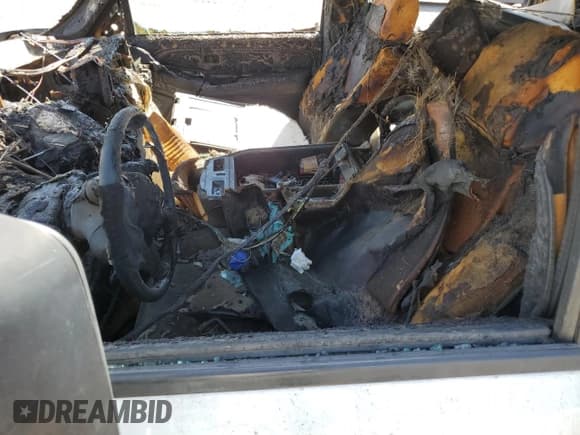 ✅ 2006 Chevrolet Silverado 2500HD LT1 • VIN: 1GCHC23276F122864 • Лот: 71861745. Опубликован ранее на Copart с пробегом Не указан. Бесплатный доступ к архиву аукционных продаж из США и подробный отчёт об истории автомобиля на DreamBid. Изображение 7.