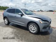 ✅ 2021 Volvo XC60 Momentum • VIN: YV4102DKXM1840893 • Lot: 62770615. Wystawiony na Copart z przebiegiem 46 554 mil. Bezpłatny archiwum sprzedaży aukcyjnych z USA i szczegółowy raport historii pojazdu na DreamBid. Zdjęcie 4.