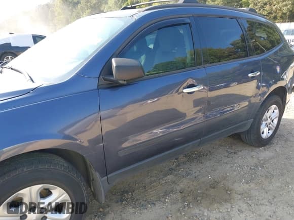 ✅ 2014 Chevrolet Traverse LS • VIN: 1GNKRFKD7EJ130710 • Lot: 43246425. Wystawiony na IAAI z przebiegiem 102 588 mil. Bezpłatny archiwum sprzedaży aukcyjnych z USA i szczegółowy raport historii pojazdu na DreamBid. Zdjęcie 6.