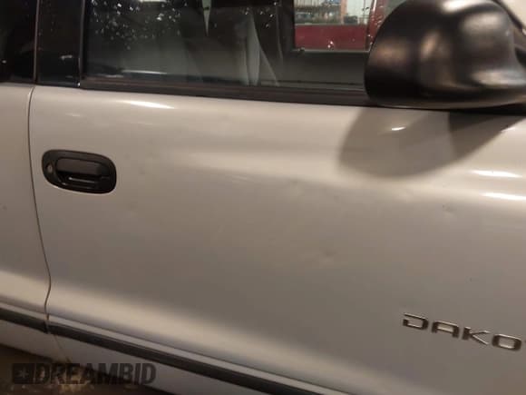 ✅ 1999 Dodge Dakota SLT • VIN: 1B7GL22X1XS175934 • Lot: 41614522. Wystawiony na IAAI z przebiegiem 127 373 mil. Bezpłatny archiwum sprzedaży aukcyjnych z USA i szczegółowy raport historii pojazdu na DreamBid. Zdjęcie 22.