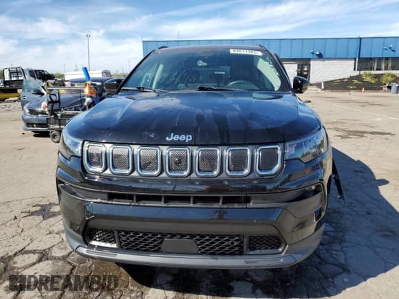 ✅ 2022 Jeep Compass Latitude • VIN: 3C4NJDBB6NT217572 • Lot: 84811385. Listed on Copart with 26,375 mi. Free auction sales archive from the USA and detailed vehicle history report at DreamBid. Image 5.