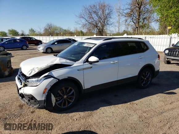 ✅ 2022 Volkswagen Tiguan SE • VIN: 3VV2B7AX9NM127634 • Lot: 55668325. Wystawiony na Copart z przebiegiem 47 734 mil. Bezpłatny archiwum sprzedaży aukcyjnych z USA i szczegółowy raport historii pojazdu na DreamBid. Zdjęcie 1.