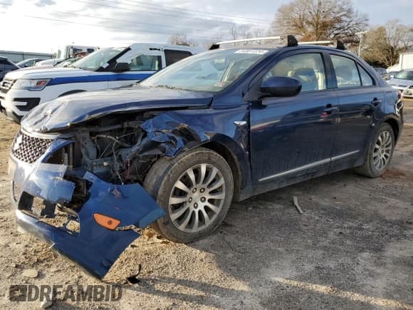 ✅ 2013 Suzuki Kizashi SE • VIN: JS2RF9A31D6100152 • Лот: 84807224. Опубликован ранее на Copart с пробегом 304 310 миль. Бесплатный доступ к архиву аукционных продаж из США и подробный отчёт об истории автомобиля на DreamBid. Изображение 1.