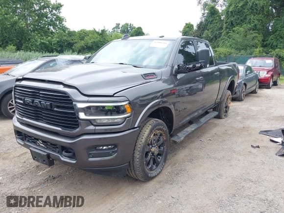 ✅ 2022 Ram 2500 Laramie • VIN: 3C6UR5FJ4NG430631 • Lot: 42880288. Wystawiony na IAAI z przebiegiem 22 158 mil. Bezpłatny archiwum sprzedaży aukcyjnych z USA i szczegółowy raport historii pojazdu na DreamBid. Zdjęcie 2.