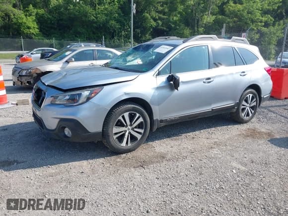 ✅ 2018 Subaru Outback Limited • VIN: 4S4BSAKC6J3271155 • Lot: 42414942. Listed on IAAI with 102,129 mi. Free auction sales archive from the USA and detailed vehicle history report at DreamBid. Image 17.