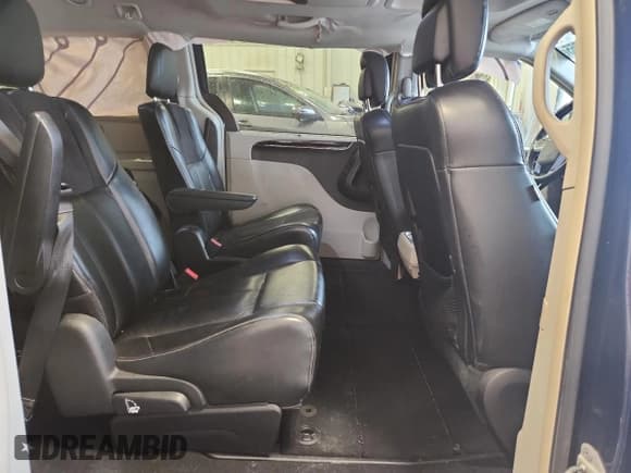 ✅ 2013 Chrysler Town & Country Limited • VIN: 2C4RC1GGXDR598391 • Lot: 86305355. Wystawiony na Copart z przebiegiem 197 536 mil. Bezpłatny archiwum sprzedaży aukcyjnych z USA i szczegółowy raport historii pojazdu na DreamBid. Zdjęcie 11.