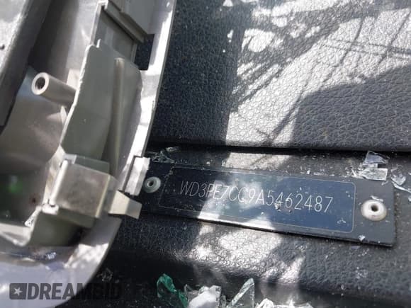 ✅ 2010 Mercedes-Benz Sprinter Cargo • VIN: WD3PE7CC9A5462487 • Lot: 42757241. Wystawiony na IAAI z przebiegiem Nie podano. Bezpłatny archiwum sprzedaży aukcyjnych z USA i szczegółowy raport historii pojazdu na DreamBid. Zdjęcie 9.