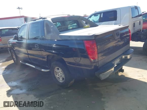 ✅ 2005 Chevrolet Avalanche LS • VIN: 3GNEC12ZX5G202157 • Lot: 43775462. Wystawiony na IAAI z przebiegiem 187 478 mil. Bezpłatny archiwum sprzedaży aukcyjnych z USA i szczegółowy raport historii pojazdu na DreamBid. Zdjęcie 3.