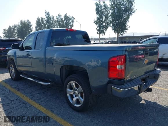 ✅ 2011 Chevrolet Silverado 1500 LS • VIN: 1GCRCREA4BZ209924 • Лот: 43295137. Опубликован ранее на IAAI с пробегом 259 776 миль. Бесплатный доступ к архиву аукционных продаж из США и подробный отчёт об истории автомобиля на DreamBid. Изображение 3.