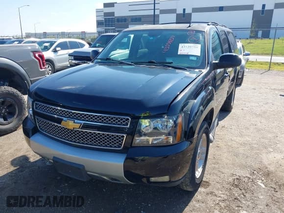 ✅ 2014 Chevrolet Suburban LT • VIN: 1GNSKJE74ER154882 • Lot: 43539759. Wystawiony na IAAI z przebiegiem 205 972 mil. Bezpłatny archiwum sprzedaży aukcyjnych z USA i szczegółowy raport historii pojazdu na DreamBid. Zdjęcie 2.