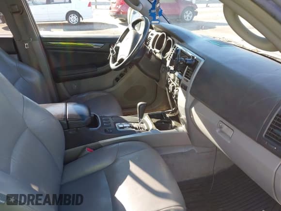 ✅ 2005 Toyota 4Runner Limited • VIN: JTEZU17R858040188 • Лот: 43660606. Опубликован ранее на IAAI с пробегом 228 193 миль. Бесплатный доступ к архиву аукционных продаж из США и подробный отчёт об истории автомобиля на DreamBid. Изображение 5.