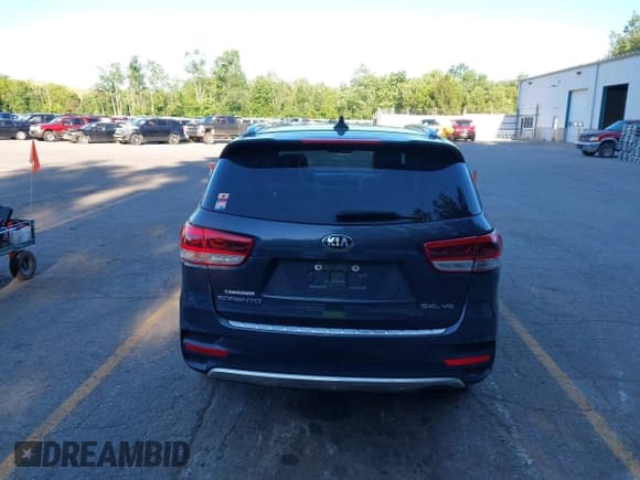 ✅ 2017 Kia Sorento SX • VIN: 5XYPKDA50HG237412 • Lot: 42776791. Listed on IAAI with 171,470 mi. Free auction sales archive from the USA and detailed vehicle history report at DreamBid. Image 16.