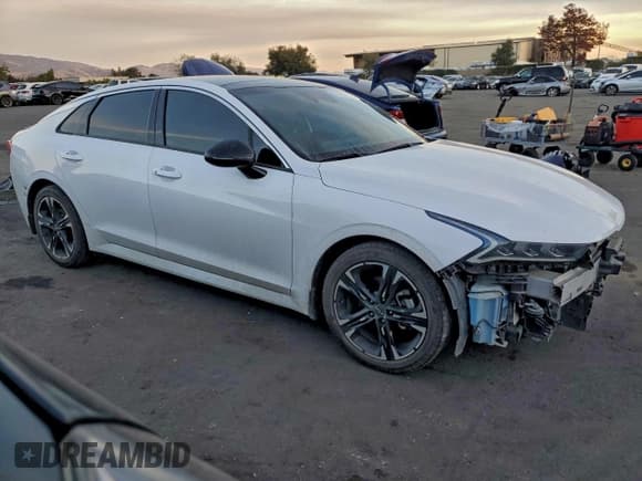 ✅ 2022 Kia K5 GT-Line • VIN: 5XXG64J2XNG089506 • Lot: 93995715. Wystawiony na Copart z przebiegiem 102 201 mil. Bezpłatny archiwum sprzedaży aukcyjnych z USA i szczegółowy raport historii pojazdu na DreamBid. Zdjęcie 4.