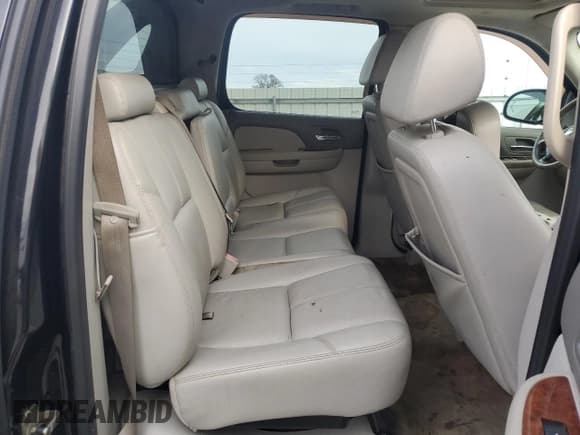 ✅ 2008 Chevrolet Avalanche 2LT • VIN: 3GNEC12J18G139383 • Lot: 82388435. Wystawiony na Copart z przebiegiem 231 326 mil. Bezpłatny archiwum sprzedaży aukcyjnych z USA i szczegółowy raport historii pojazdu na DreamBid. Zdjęcie 10.