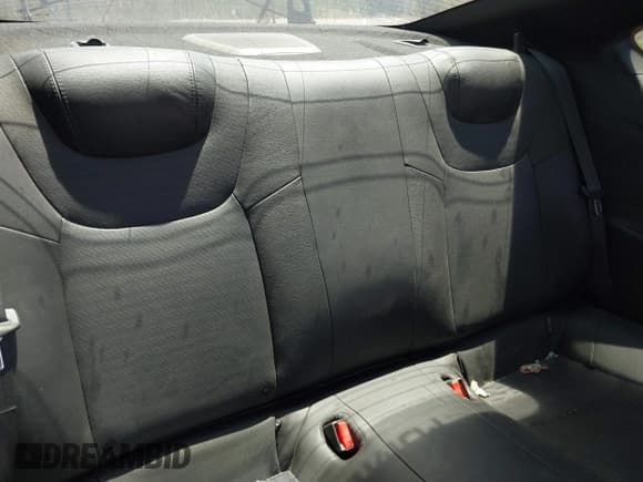 ✅ 2013 Hyundai Genesis Coupe Grand Touring • VIN: KMHHU6KJ8DU110305 • Lot: 42404525. Wystawiony na IAAI z przebiegiem 98 123 mil. Bezpłatny archiwum sprzedaży aukcyjnych z USA i szczegółowy raport historii pojazdu na DreamBid. Zdjęcie 8.