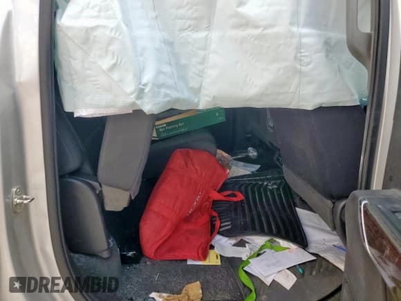 ✅ 2022 GMC Sierra 1500 SLE • VIN: 3GTP9BEKXNG151571 • Лот: 70213415. Опубликован ранее на Copart с пробегом Не указан. Бесплатный доступ к архиву аукционных продаж из США и подробный отчёт об истории автомобиля на DreamBid. Изображение 10.