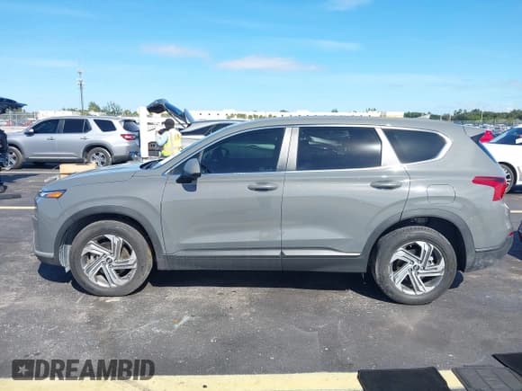 ✅ 2022 Hyundai Santa Fe SE • VIN: 5NMS14AJ2NH402596 • Lot: 43690633. Listed on IAAI with 29,972 mi. Free auction sales archive from the USA and detailed vehicle history report at DreamBid. Image 14.