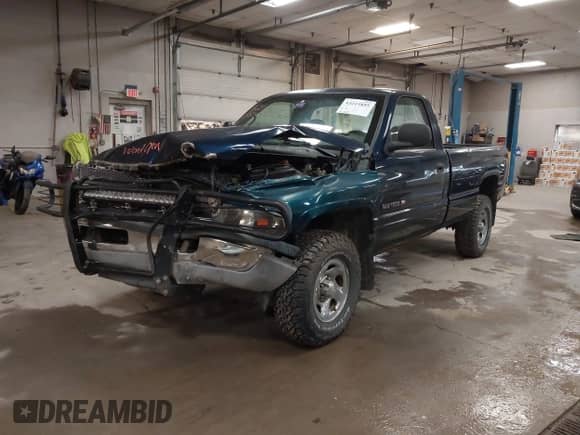 ✅ 2000 Dodge 1500 • VIN: 1B7HF16Y4YS590580 • Лот: 43213855. Размещён на IAAI с пробегом 95 064 миль миль. Получите бесплатный доступ к архиву аукционных продаж из США и посмотрите подробный отчёт об истории автомобиля на DreamBid. Изображение 17.