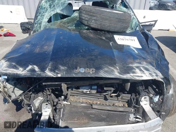 ✅ 2022 Jeep Renegade Latitude • VIN: ZACNJDB15NPN79453 • Lot: 43076701. Wystawiony na IAAI z przebiegiem Nie podano. Bezpłatny archiwum sprzedaży aukcyjnych z USA i szczegółowy raport historii pojazdu na DreamBid. Zdjęcie 10.