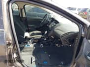 ✅ 2015 Ford Focus SE • VIN: 1FADP3F25FL261578 • Lot: 42502945. Wystawiony na IAAI z przebiegiem 81 789 mil. Bezpłatny archiwum sprzedaży aukcyjnych z USA i szczegółowy raport historii pojazdu na DreamBid. Zdjęcie 5.