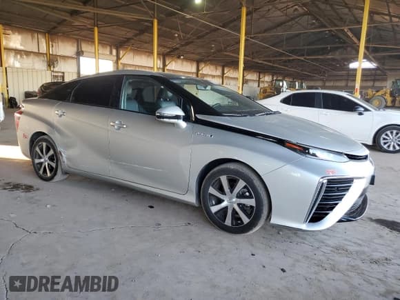 ✅ 2017 Toyota Mirai • VIN: JTDBVRBD6HA002825 • Lot: 77877434. Wystawiony na Copart z przebiegiem 72 129 mil. Bezpłatny archiwum sprzedaży aukcyjnych z USA i szczegółowy raport historii pojazdu na DreamBid. Zdjęcie 4.