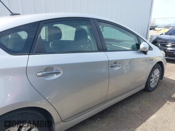 ✅ 2013 Toyota Prius • VIN: JTDKN3DP5D3037150 • Lot: 41982511. Wystawiony na IAAI z przebiegiem 172 277 mil. Bezpłatny archiwum sprzedaży aukcyjnych z USA i szczegółowy raport historii pojazdu na DreamBid. Zdjęcie 13.