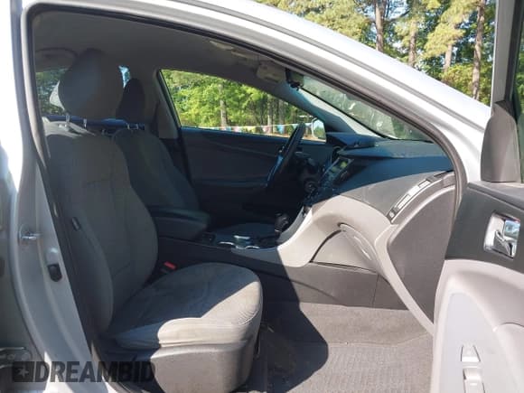 ✅ 2012 Hyundai Sonata GLS • VIN: 5NPEB4AC4CH484035 • Лот: 43219096. Опубликован ранее на IAAI с пробегом 189 936 миль. Бесплатный доступ к архиву аукционных продаж из США и подробный отчёт об истории автомобиля на DreamBid. Изображение 5.